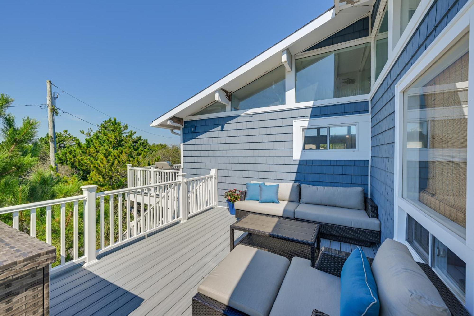 Westhampton Beach Home With Deck And Ocean Views! エクステリア 写真