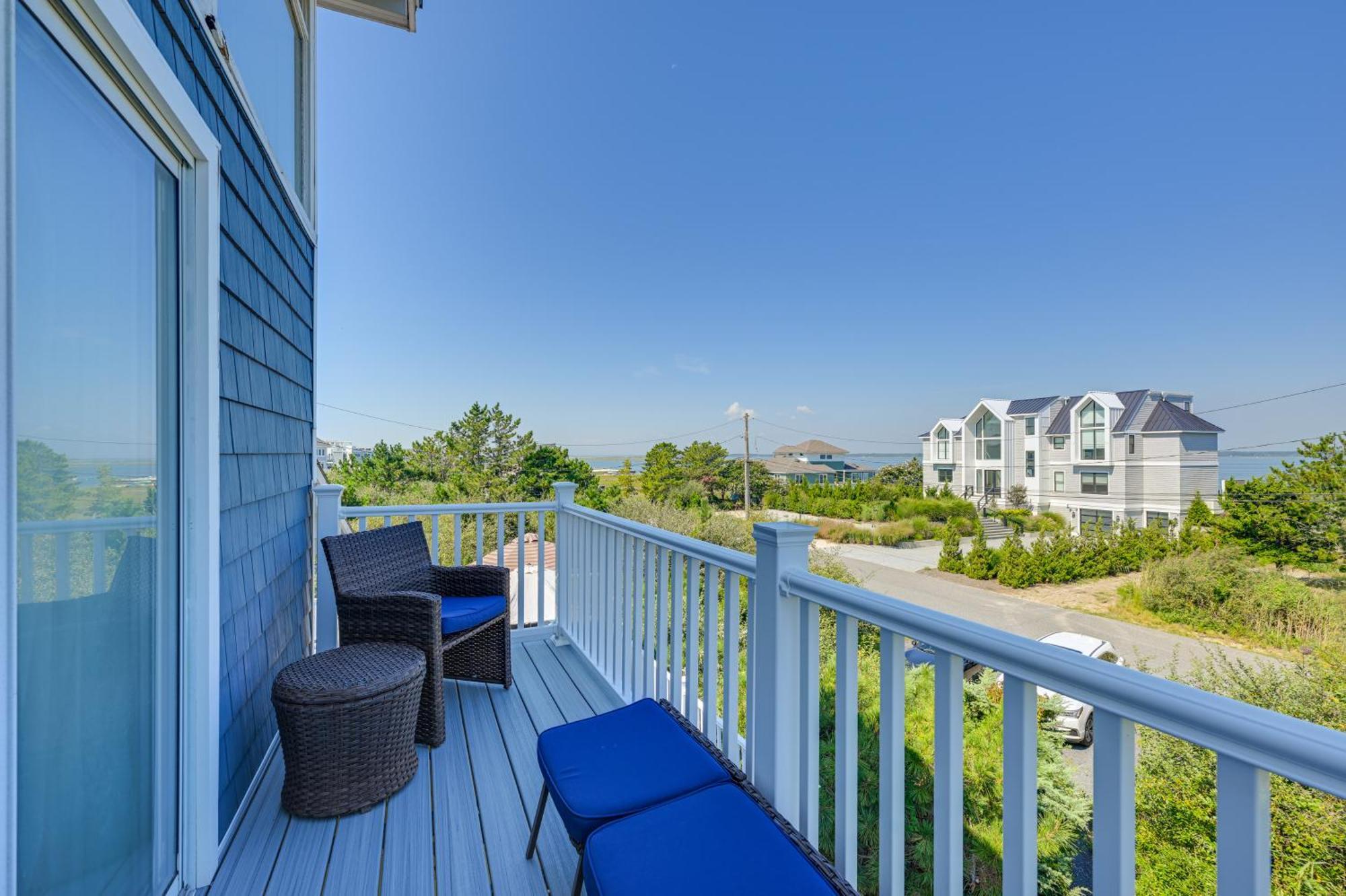 Westhampton Beach Home With Deck And Ocean Views! エクステリア 写真